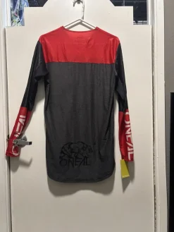 Used Adult Top Red MD