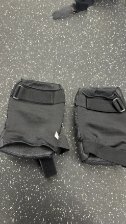Used Inline Protective Set Black Senior