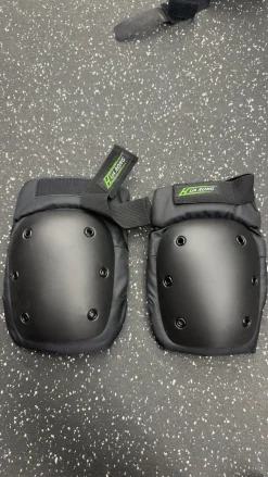 Used Inline Protective Set Black Senior