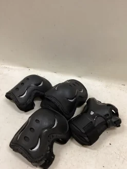 Used Inline Protective Set Black MD