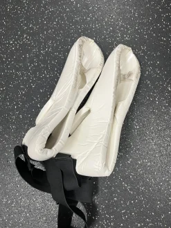 Used Martial Arts Foot Pads White LG