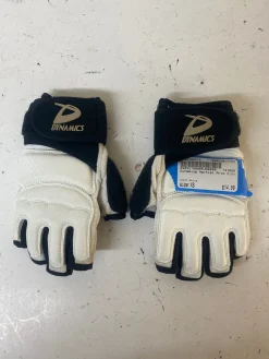 Used Martial Arts Gloves White XS