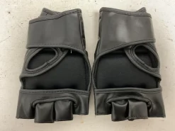 Used Martial Arts Gloves Black SM