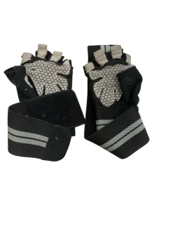 Used Martial Arts Gloves Black SM