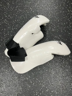 Used Martial Arts Hand Pads White MD