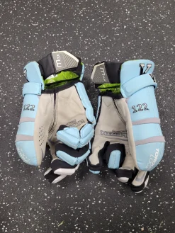 Used Maverik MAX GOALIE GLOVES LAX Goalie Gloves M Sky Blue 14"