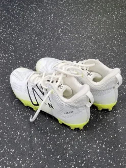 Used New Balance LAX Cleats Boys White Junior 05