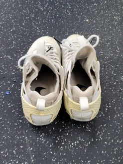 Used Nike HUARACHE 9 LAX Cleats Mens White Senior 10