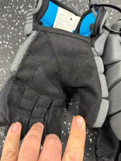 Used Nike VAPOR LT YOUTH Lacrosse Gloves Junior Black SM