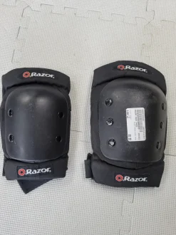 Used RAZOR KNEE PADS LG Inline Skate Kneepads