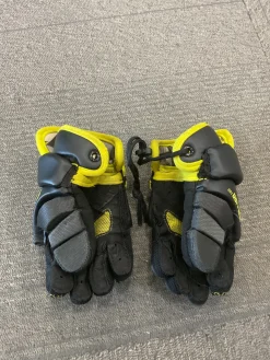 Used STX STALLION 100 Lacrosse Gloves Junior Black 8"