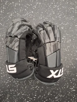 Used STX STALLION 75 Lacrosse Gloves Junior Black MD
