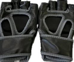 Used UFC Martial Arts Gloves Black MD