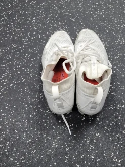 Used Under Armour LAX Cleats Womens White Senior 8.5