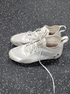 Used Under Armour LAX Cleats Womens White Senior 8.5