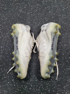 Used Under Armour LAX Cleats Womens White Senior 9.5