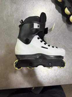 Used UNIVERSAL SKATE DESIGN SWAY TEAM 57 Senior Aggressive Skates White Senior 9