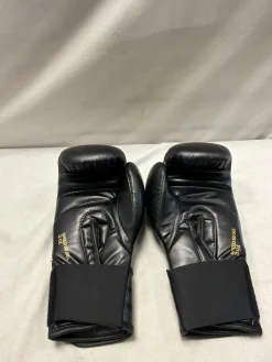 Used Adidas Boxing Gloves Black MD