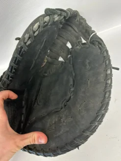Used Akadema AJJ254 BB/SB First Base RH Throw Black 12 1/2"