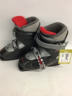 Used AXIS 2 Boys DH Ski Boot Black 225 MP - J04.5 - W5.5