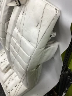 Used Bauer REACTOR 7000 SR Goalie Leg Pads Senior White 35