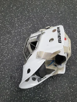 Used Bauer 940 Senior Goalie Helmet/Mask White MD