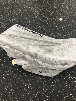 Used Bauer VAPOR X5 PRO Inter Goalie Blocker White