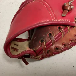 Used CAMBRIDGE B76 PRO PLAYER Baseball First Base RH Throw Red 11 1/2"
