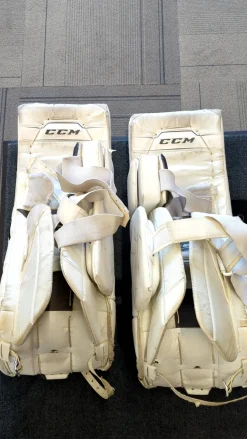 Used CCM AXIS 1.9 +1 LEG PADS Goalie Leg Pads Senior White 31