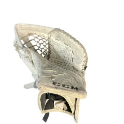 Used CCM CCM P2.5 GOALIE CATCHER Senior Goalie Catcher White