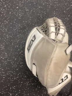 Used CCM EXTREME FLEX 3 Senior Goalie Catcher White