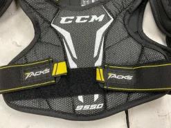 Used CCM TACKS 9550 Youth Shoulder Pads Black And Yellow SM