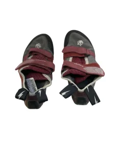 Used Climbing Shoes Senior 6.5