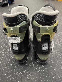 Used Dalbello RAYA 7 Womens DH Ski Boot Black 225 MP - J04.5 - W5.5