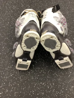 Used Dalbello ULTRA 6 Womens DH Ski Boot White 235 MP - J05.5 - W06.5