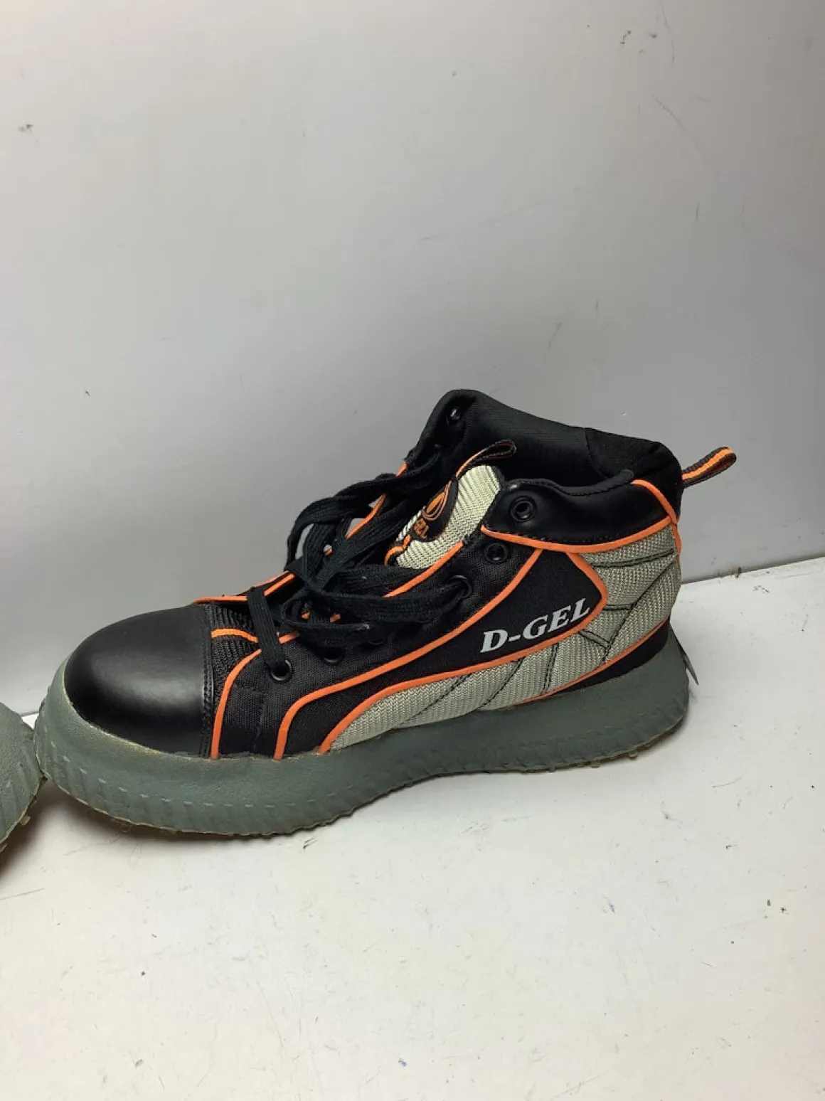 Used D-Gel Broomball/Curling Shoes Senior 13