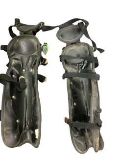 Used Diamond UMPIRE LEG GUARDS Umpire Leg Guards