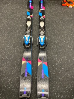 Used Dynastar GLORY 84 Womens DH Ski/Binding Black 163 cm