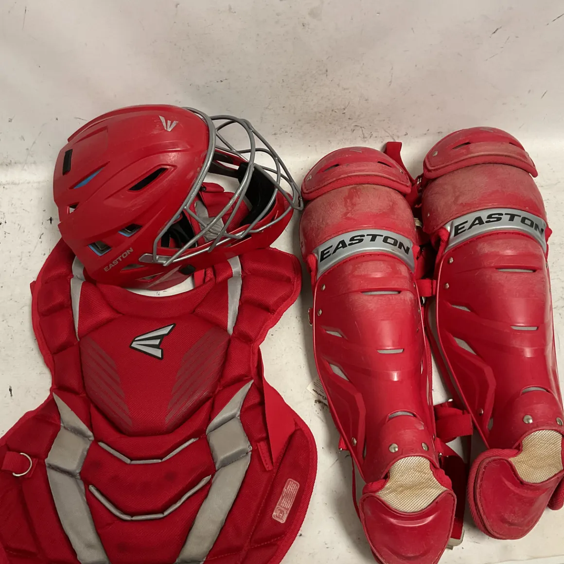 Used Easton GAMETIME Intermediate Catchers Set