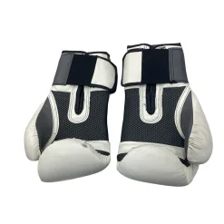 Used Everlast Boxing Gloves White M/L