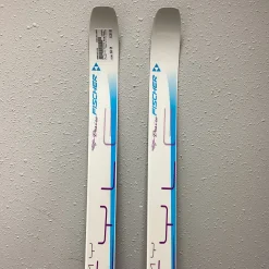 Used Fischer MY STYLE DESIRE 164 cm Girls' Cross Country Ski Combo