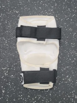 Used G-Form ELITE 2 Field Equipment