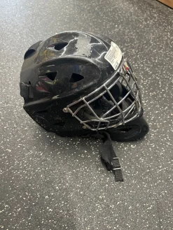 Used Itech EXPIRED PROFILE 2500 Junior Goalie Helmet/Mask Black One Size