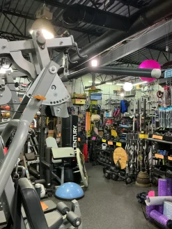 Used Life Fitness G4 Home Gym w/Plates