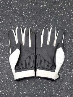 Used LINEMAN FB Gloves Black And White 2X