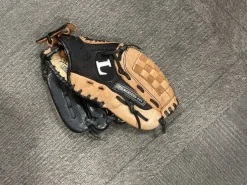 Used Louisville Slugger GENESIS 1884 BB/SB Glove RH Throw Black 10 1/2