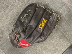 Used Louisville Slugger TPS BB/SB Glove RH Throw Black 13 1/2"