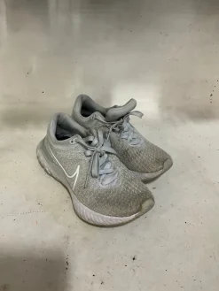 Used Nike REACT Running/X-Train Shoes W White Senior 8