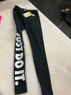 Used Nike XS Capri Pants