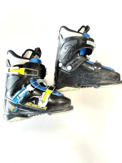 Used Nordica TEAM 3 Boys DH Ski Boot Black 225 MP - J04.5 - W5.5
